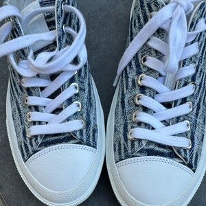 NEW Givenchy Blue White City Low Sneakers Sz EU 40.5 US 9